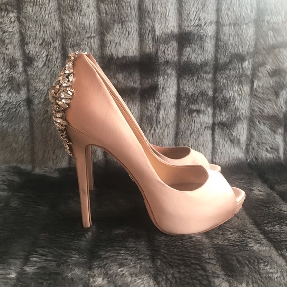 Badgley Mischka Kiara Satin Platform Pump In Latte - Picture 4 of 8